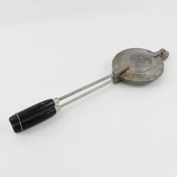 Vintage Toas-Tite 4.5in Campfire Pie Iron Sandwich Maker