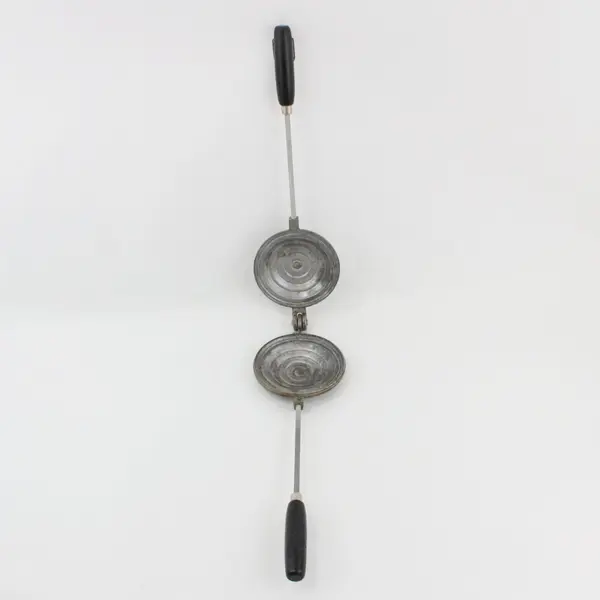 Vintage Toas-Tite 4.5in Campfire Pie Iron Sandwich Maker