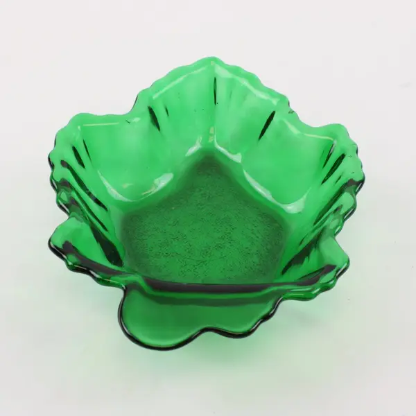 Large Green Leaf-Shaped Art Glass Ashtray Wavy Ruffled Edge
