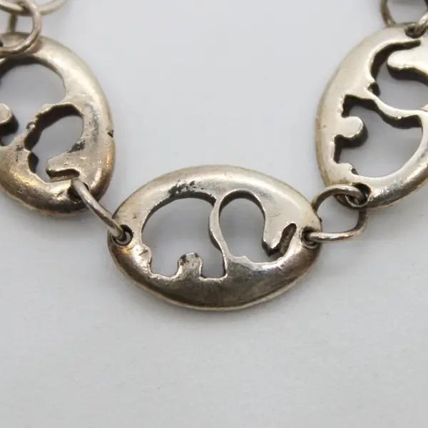 925 Sterling Silver Oval Link Elephant Cutout Bracelet 7.5 Inch Secure Clasp