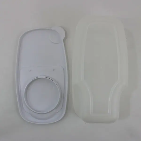 Rubbermaid 1.8 L (2 Qt) Translucent Food Storage Container White Lid