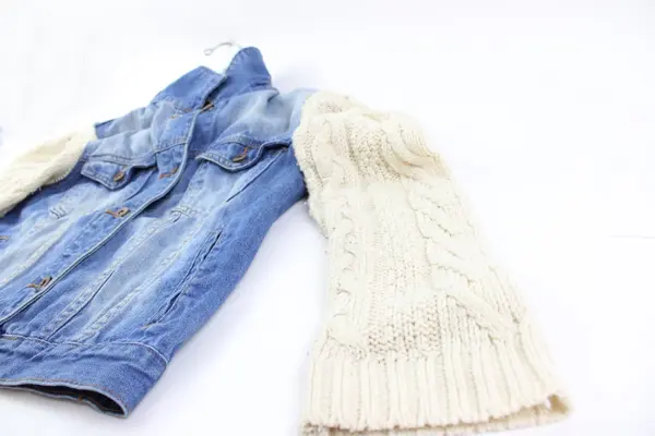 Forever 21 Women's Small Blue Denim Jacket Cream Cable Knit Sleeves