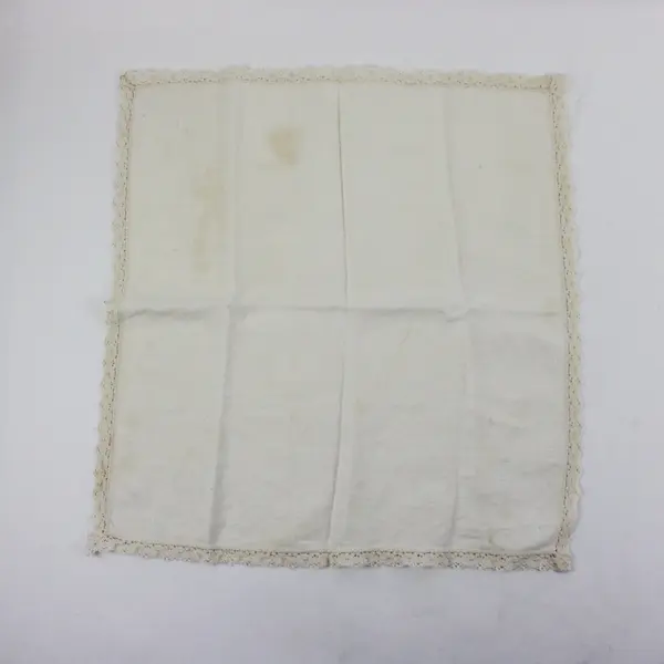 Set of 2 White Linen Napkins Lace Trim 17 x 15 Inch