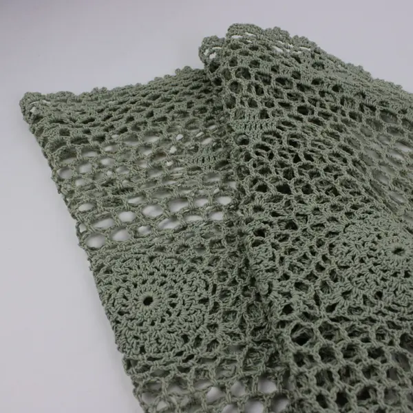 Green Round Crocheted Tablecloth 34 Inch Diameter