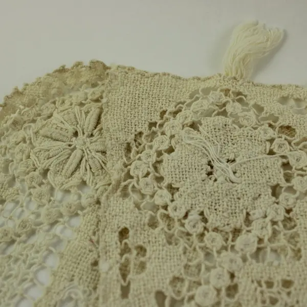 Cream Beige Crocheted Lace Table Runner Doily Tassels 14 x 9 in
