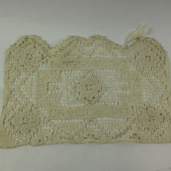 Cream Beige Crocheted Lace Table Runner Doily Tassels 14 x 9 in