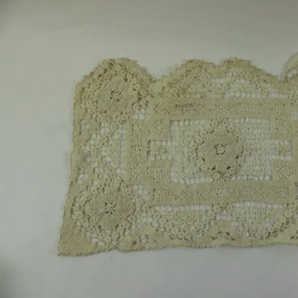 Cream Beige Crocheted Lace Table Runner Doily Tassels 14 x 9 in
