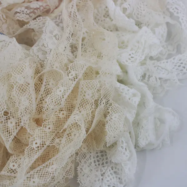 Wigla Laces 30-Pc Lot Vintage Lace Trim Scraps White Ecru Pink Crafts