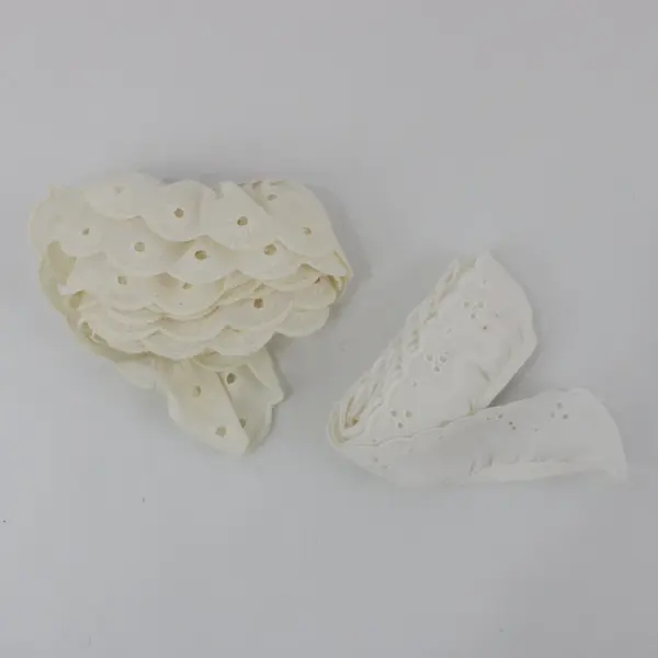 Lot of 12 Pcs Lace Trim Scraps White & Cream, Embellishments/Sewing/Crafts 