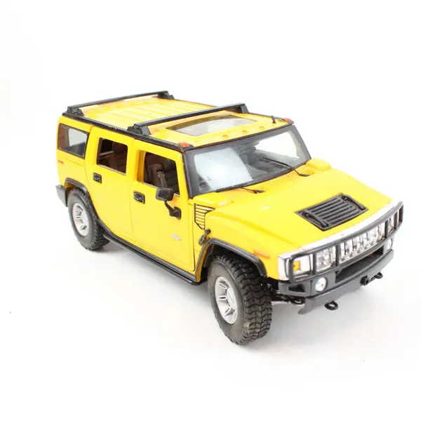 Maisto 2002 Hummer H2 SUV 4x4 1:18 Scale Yellow Diecast Model