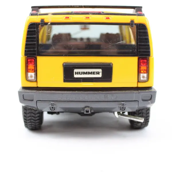 Maisto 2002 Hummer H2 SUV 4x4 1:18 Scale Yellow Diecast Model