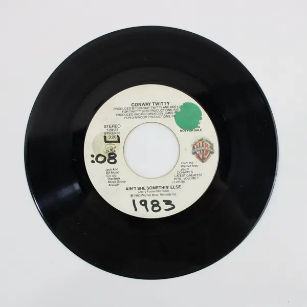 Conway Twitty Ain't She Somethin' Else 7" Vinyl Record 1983