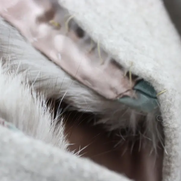 Women's Beige Wool Blend Trench Coat Faux Fur Collar Women's Medium FLAWED