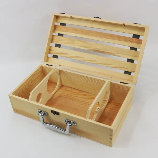 World of Fine Wines Pine Wood Wine Bottle Gift Crate Straps Metal Handle 