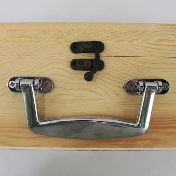 World of Fine Wines Pine Wood Wine Bottle Gift Crate Straps Metal Handle 