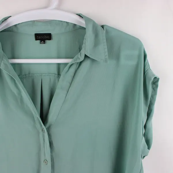 Zenobia ZB12411 1XL Mint Green 100% Polyester Short Sleeve Blouse Button Front