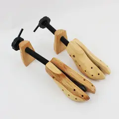Florsheim Women's Wooden Adjustable Shoe Stretchers Pair With Felt Bags