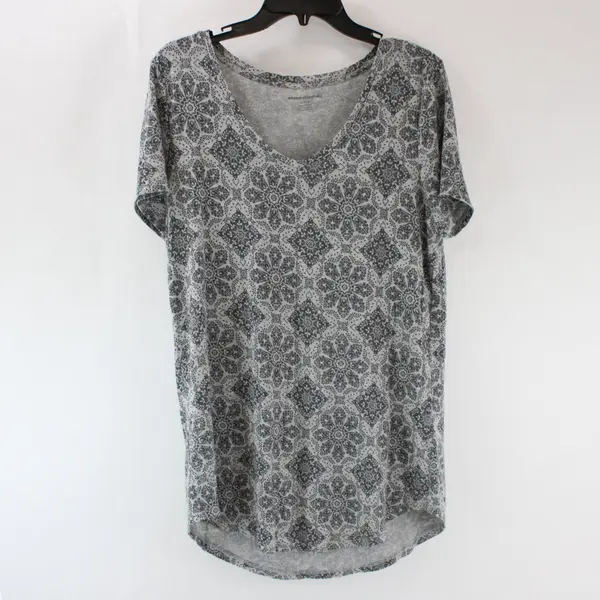 Amazon Essentials Women's Gray Mandala Print T-Shirt Size Small