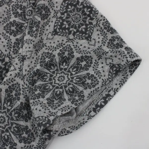 Amazon Essentials Women's Gray Mandala Print T-Shirt Size Small