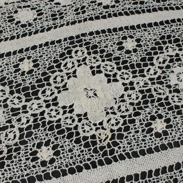 Antique Filet Lace Table Runner 45 x 12 Floral Scalloped Edge