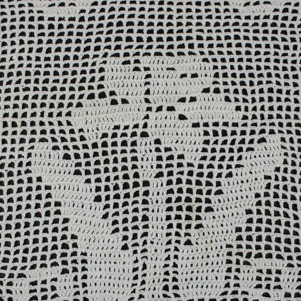 Filet Crochet Lace Table Runner Doily White Floral Scalloped Edge Handmade