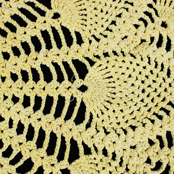 Handmade Crochet Pineapple Doily 22in Round Cream