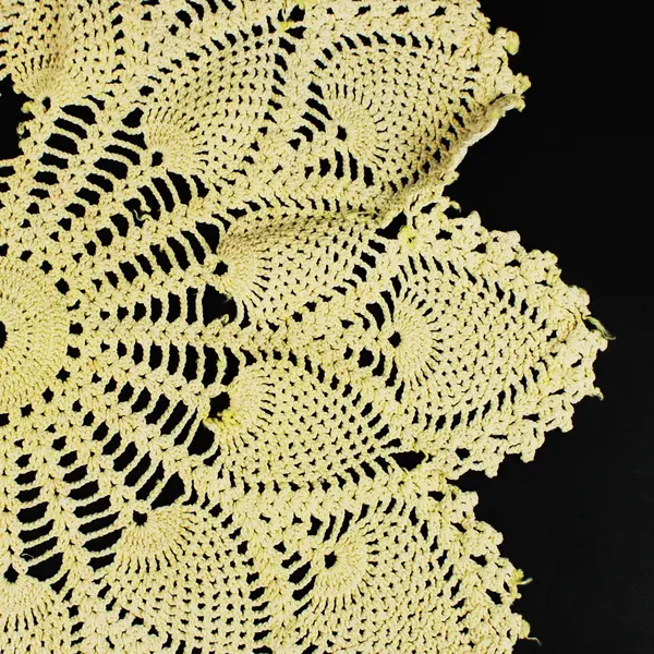 Handmade Crochet Pineapple Doily 22in Round Cream