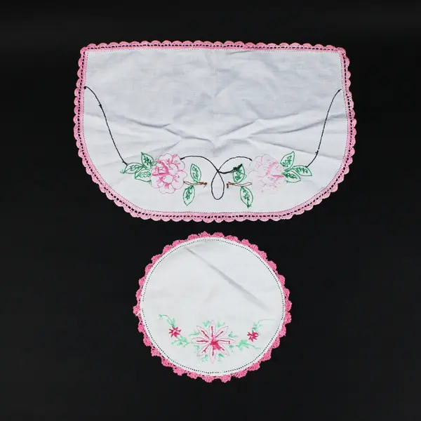 Lot of 2  Vintage Embroidered Linen Floral Crochet Edge Doilies
