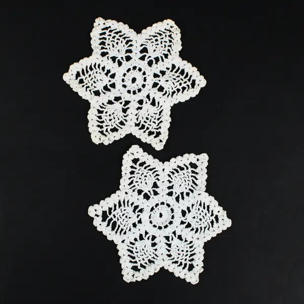 Lot of 4 White Mixed Crochet & Cloth Eyelet Lace Doilies Scalloped Edge
