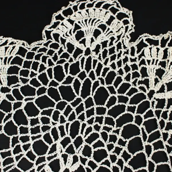 Oblong Crochet Lace Doily Floral Table Centerpiece Scalloped Edge