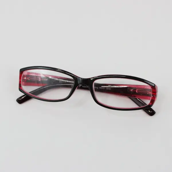 Lot of 4 Pairs Reading Glasses +1.50 Peepers & Daring Mag Assorted