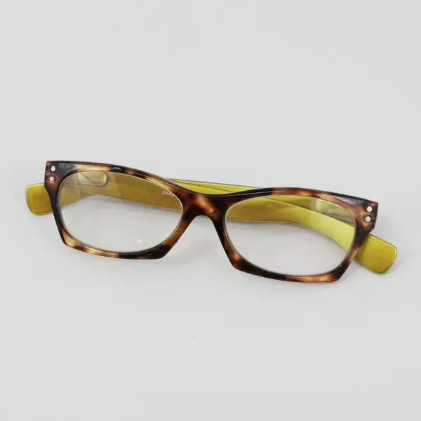 Lot of 4 Pairs Reading Glasses +1.50 Peepers & Daring Mag Assorted