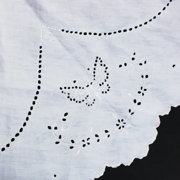 Vintage White Linen Embroidered Butterfly Table Doily 21" Scalloped Edge