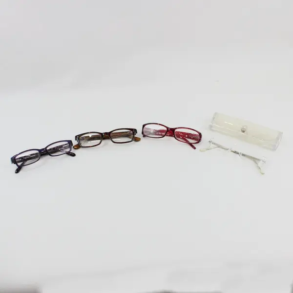 Lot of 4 Pairs Reading Glasses +2.50, 2 Foster Grant, Dazzler, Unbranded
