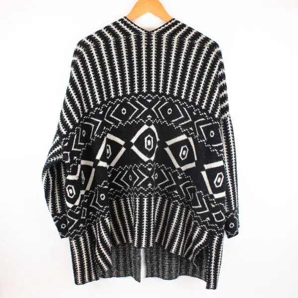 Wild Pearl Women's Black White Geometric Knit Cardigan XS/S