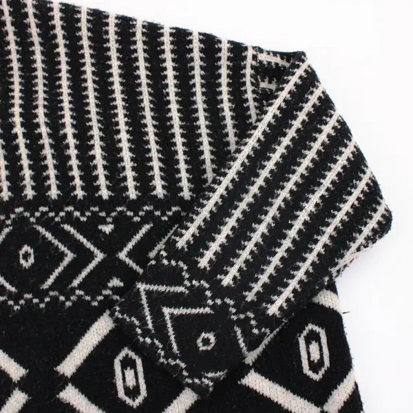 Wild Pearl Women's Black White Geometric Knit Cardigan XS/S