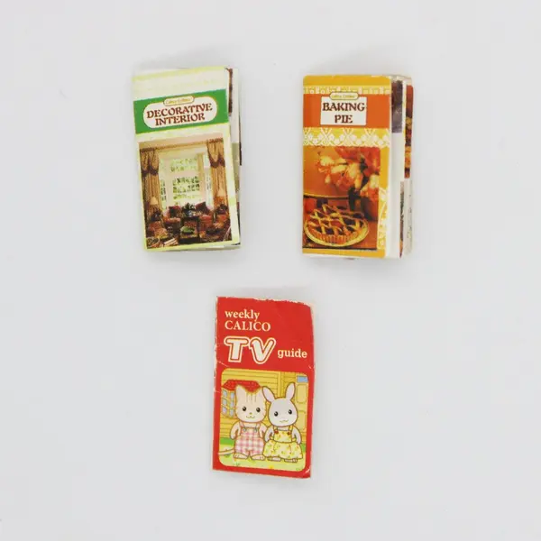 Lot of 5 Calico Critters Miniature Books Dollhouse Accessories