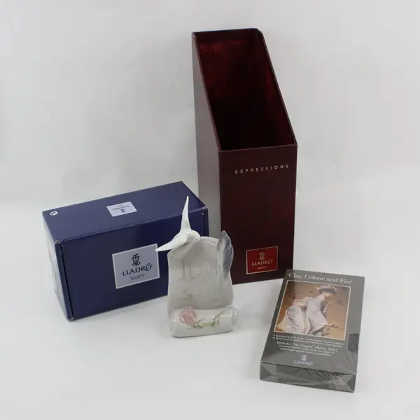 1998 Lladró Society Collector's Kit Figurine VHS Tape Magazine Holder