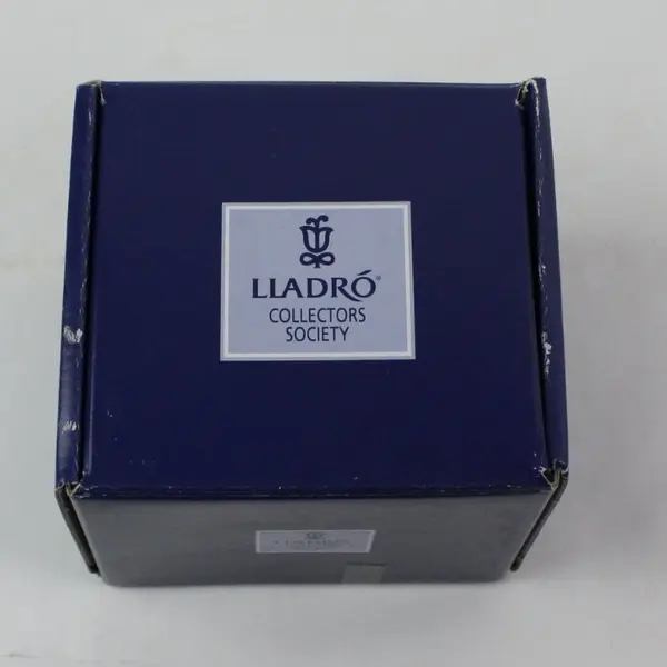 Lladró Sailing the Seas Portavela Regata 17657 Porcelain Candle Holder