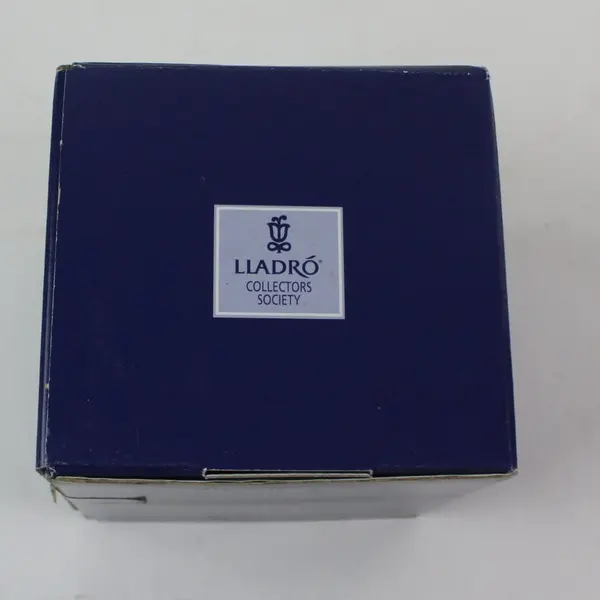 Lladró Sailing the Seas Portavela Regata 17657 Porcelain Candle Holder