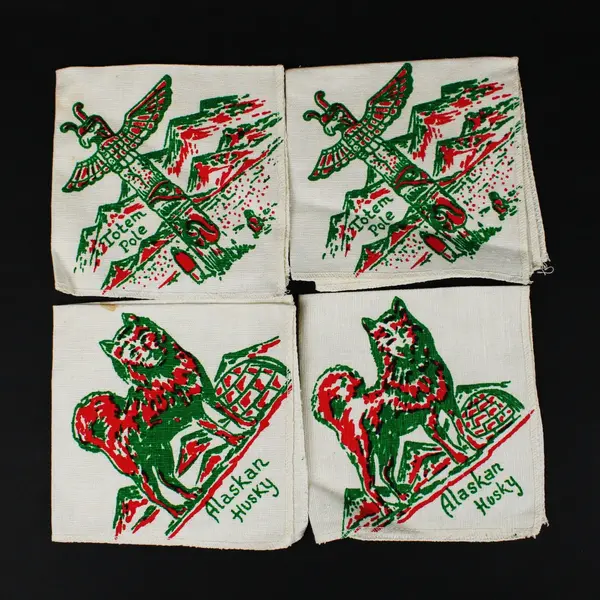 Alaska Souvenir Cloth Squares Set of 4 Totem Pole Husky 12x11