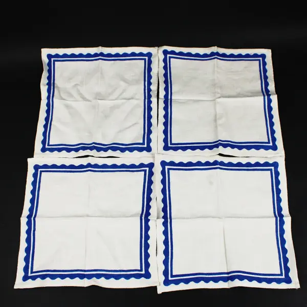 Lot of 4 Blue-Bordered Linen Napkins Scalloped Decorative Border