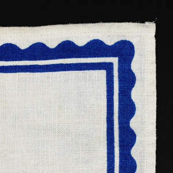 Lot of 4 Blue-Bordered Linen Napkins Scalloped Decorative Border