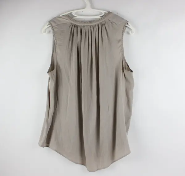 A New Approach Women's Gray V-Neck Fringe Sleeveless Top Large