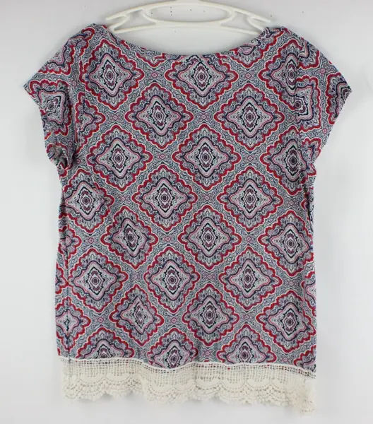 Maurices Women's Medium Blue Red Pattern Short Sleeve Crochet Hem T-Shirt