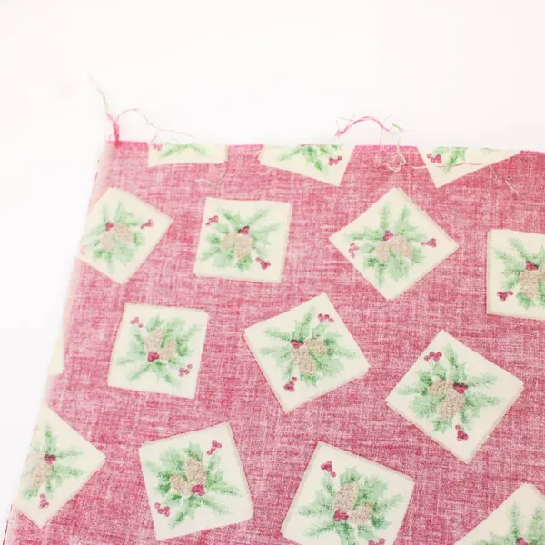 VTG Oakhurst Textiles Signature Classics Pinecone Holly Fabric 4 Yards x 43 in