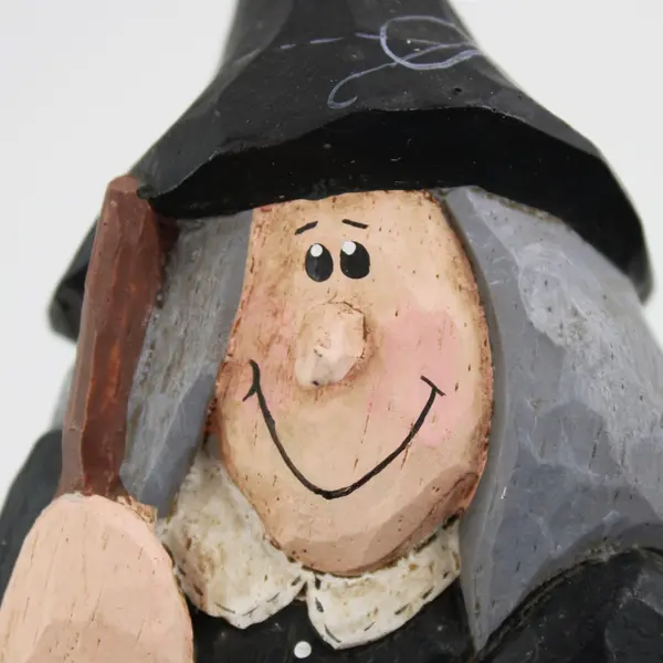 Eddie Walker Midwest Halloween Witch Figurine 9 Inch Broom Frogs