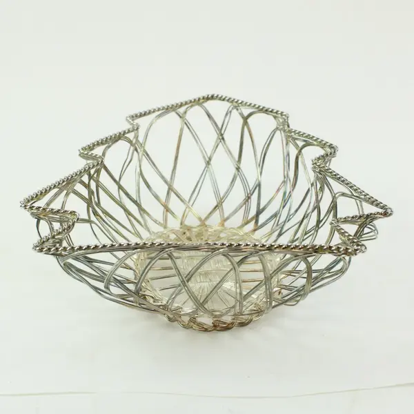 Silverplate Leaf-Shaped Wire Basket 9.25" Decorative Serving
