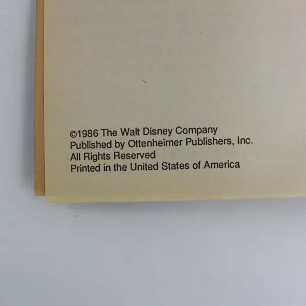 1986 Walt Disney The Aristocats Paperback Book ISBN 0-8167-0887-8