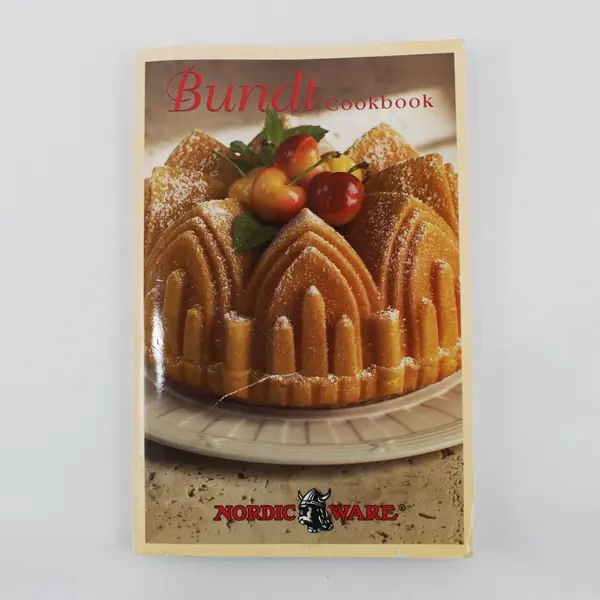 Nordic Ware Bundt Cookbook 2004 Paperback